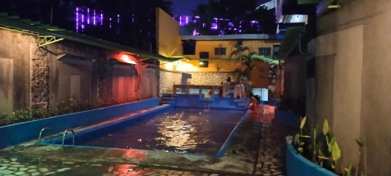 2 Hotel Saleh Angeles Exterior photo