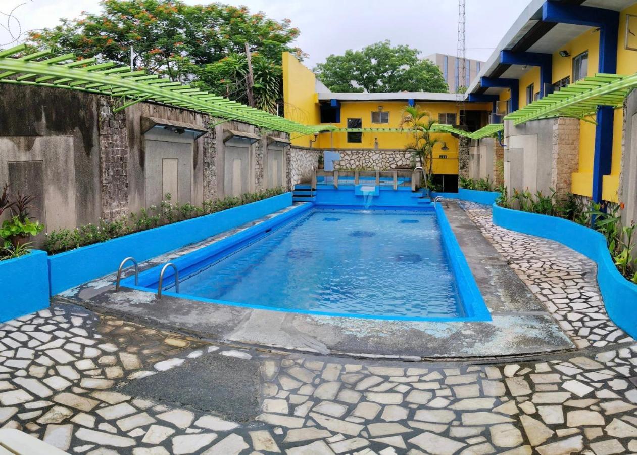 2 Hotel Saleh Angeles Exterior photo