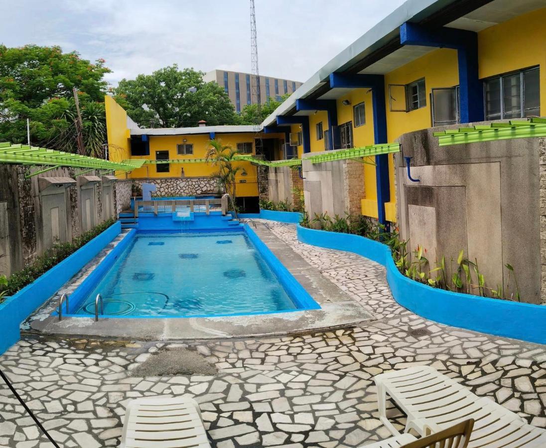 2 Hotel Saleh Angeles Exterior photo